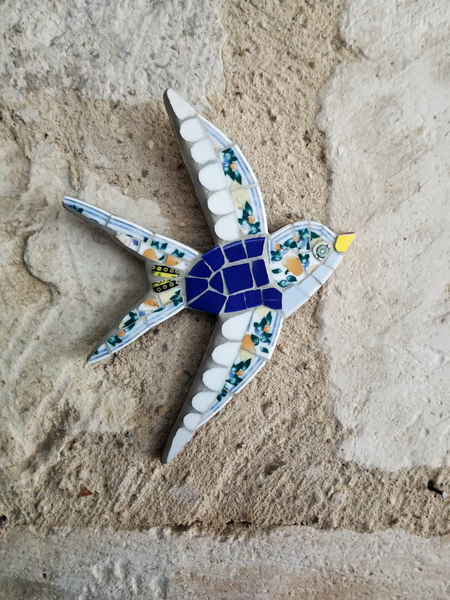 Hirondelle en mosaïque – Création unique pour l’intérieur